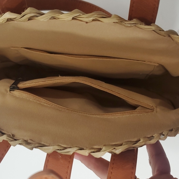 Universal Goods Co. Straw purse - round shape - Picture 8 of 16